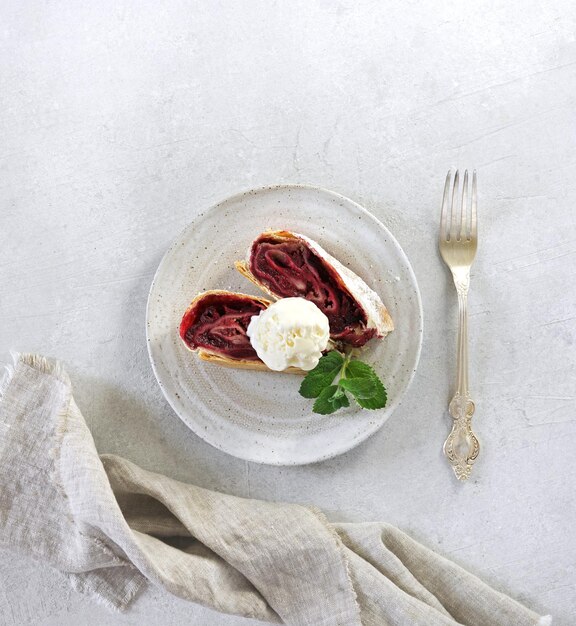 talerz z apetycznym daniem